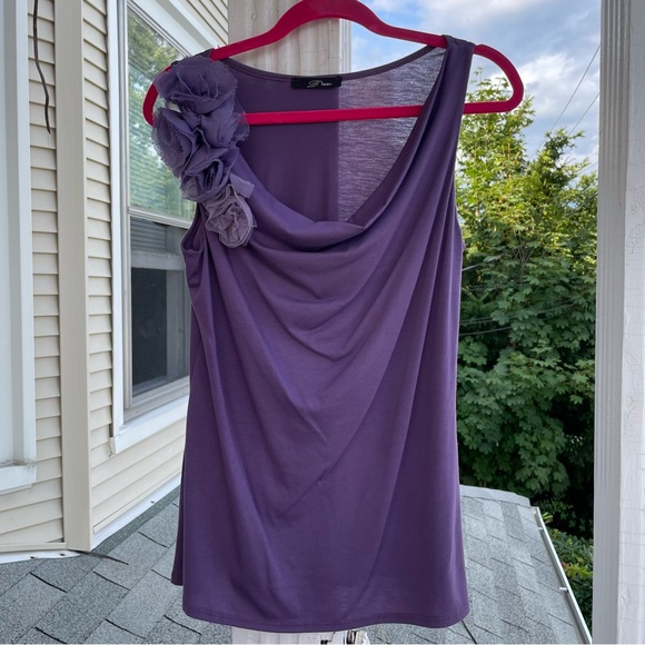 B’leev Drape Front Sleeveless Top with Flower Embellishment Size XL - Picture 5 of 9